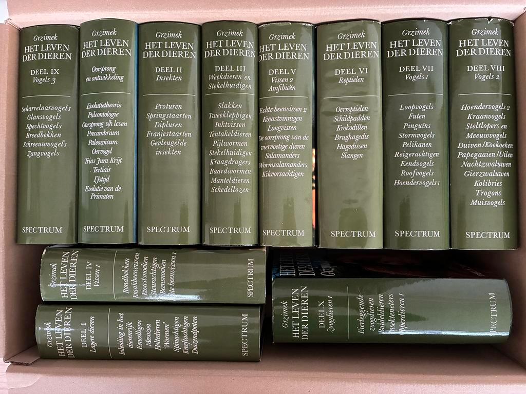 Grzimek. Het leven der dieren. 16-delig.