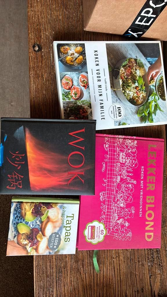 Kookboeken gratis 4 stuks divers (waaronder lekker blond)