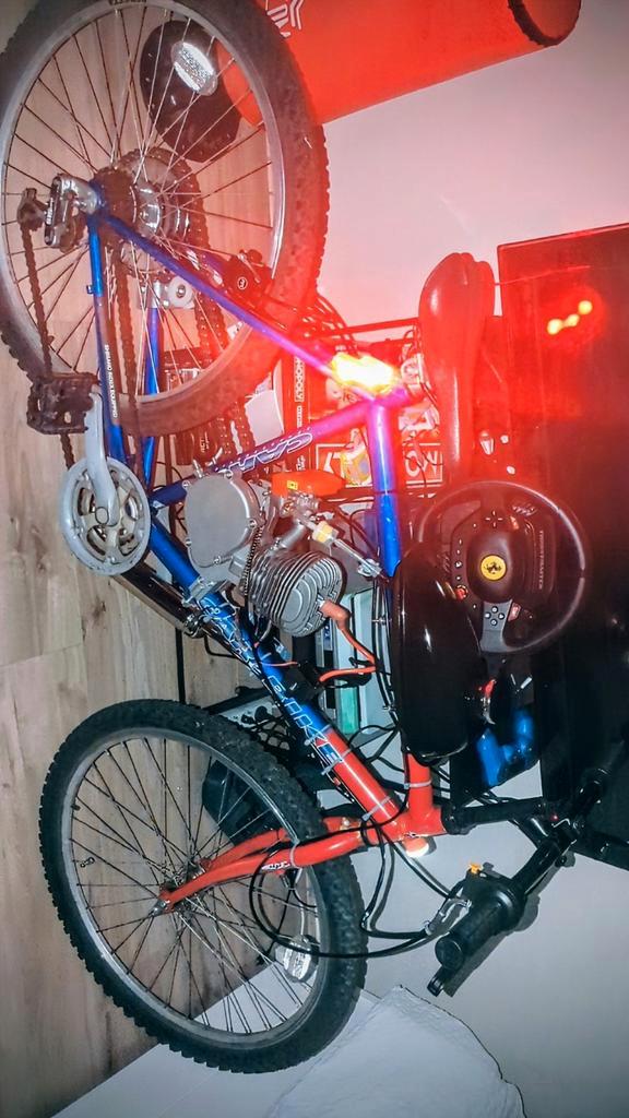 Zelfgemaakte crossmotor/fiets