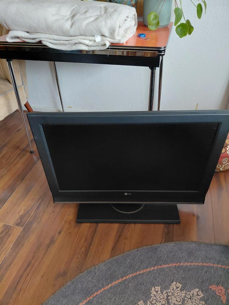 LG televisie. Gratis want hdmi aansluiting is kapot