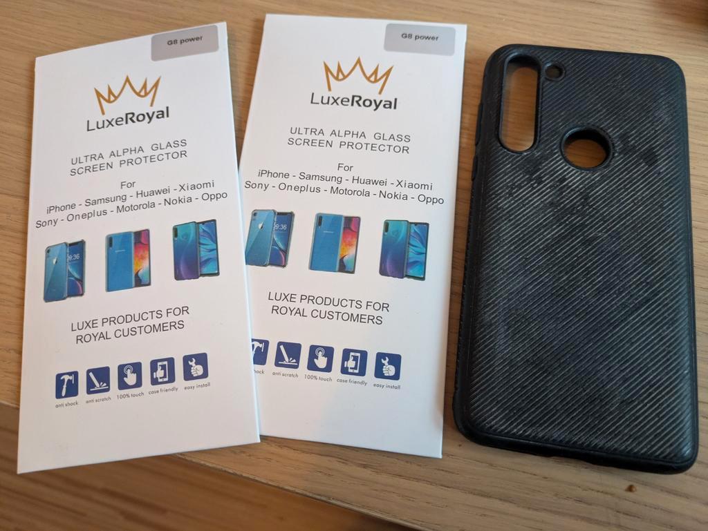 Telefoonhoesje +2 glazen screenprotectors voor Moto G8 Power