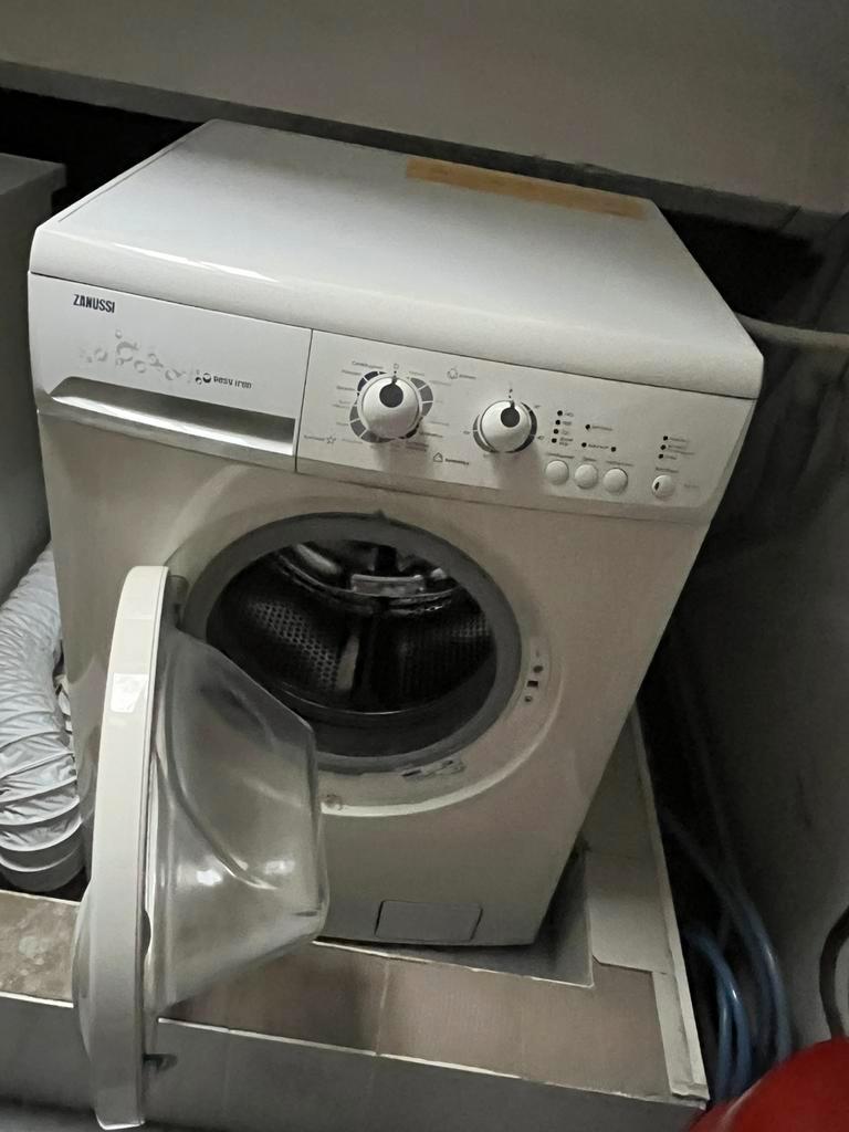 GRATIS AF TE HALEN!!  Zanussi wasmachine 6kg