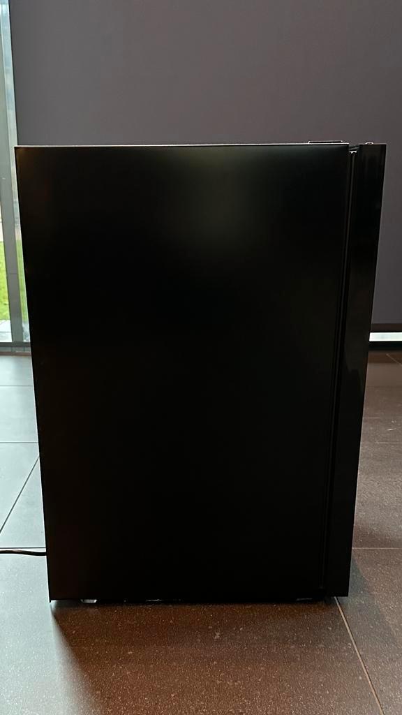 Husky koelkast met slot en sleutel – Compact model