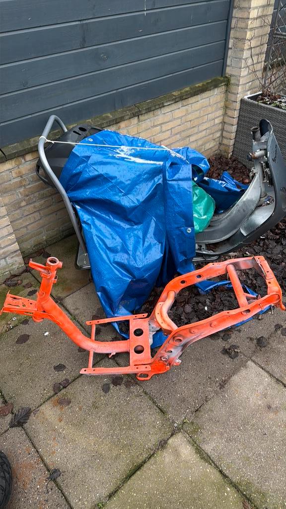 Piaggio type 1 frame, gratis