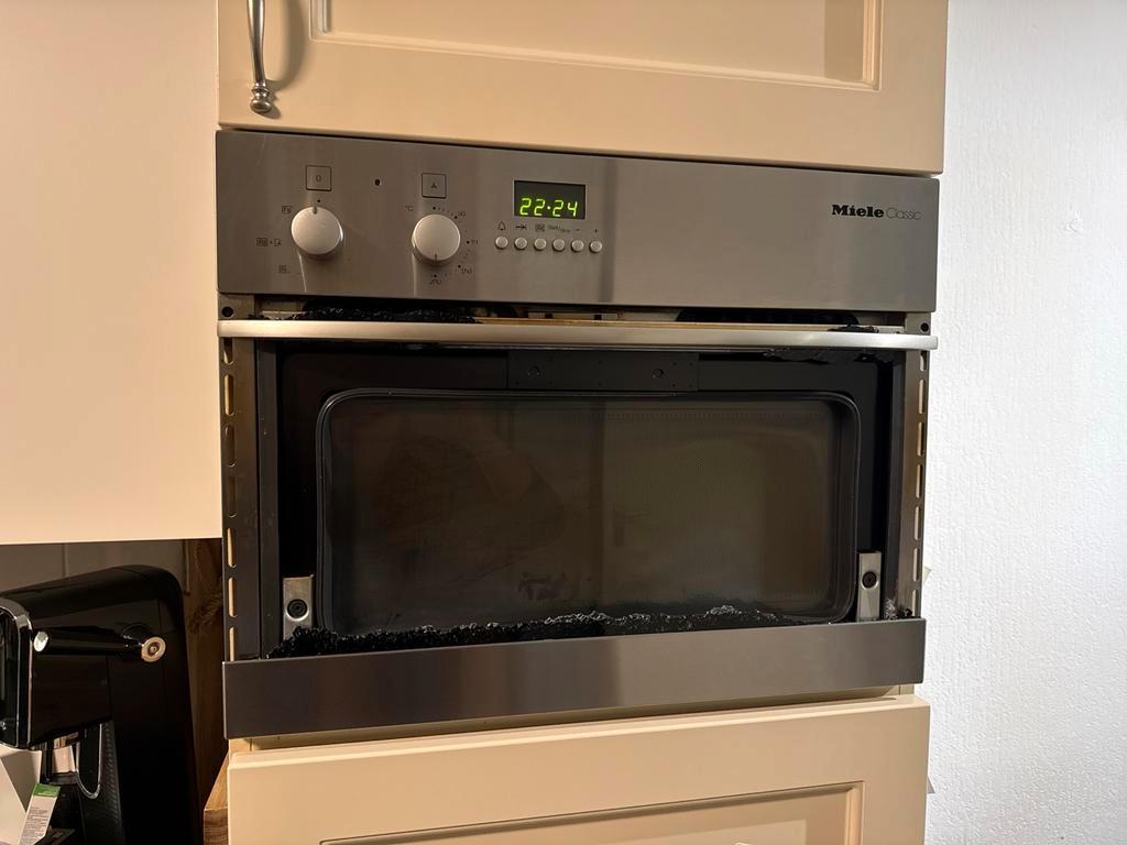 Oven met kapotte voorruit - Miele Classic