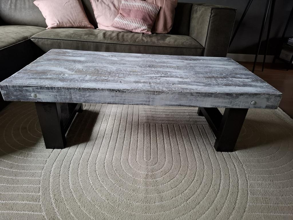 Stoere hardhouten salontafel