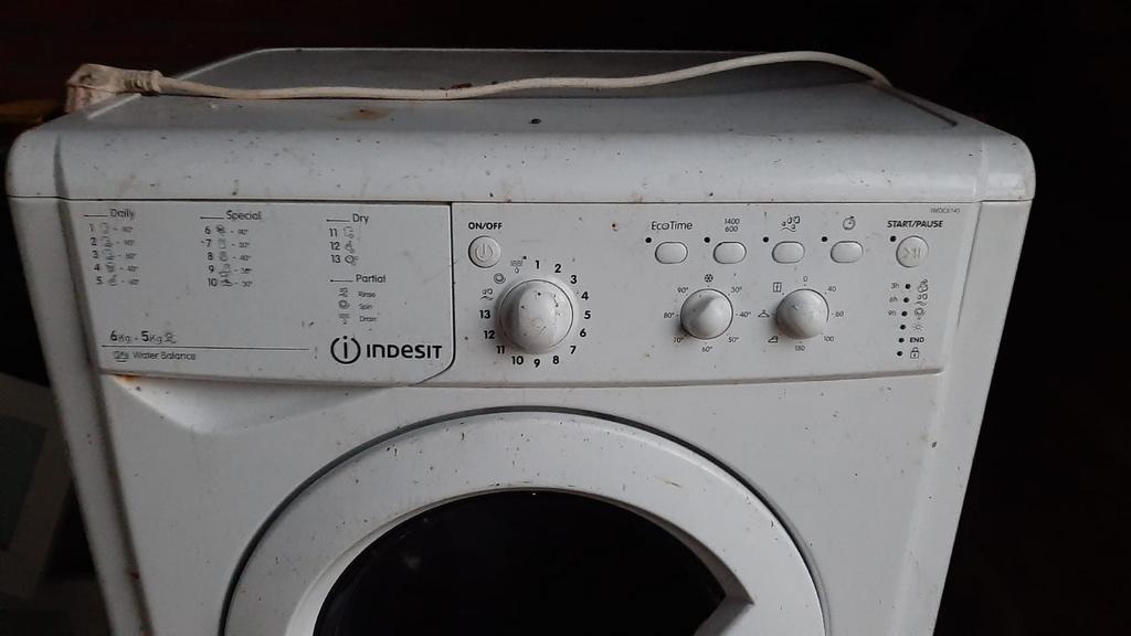 Indesit combi wasmachine/droger - 5 jaar oud