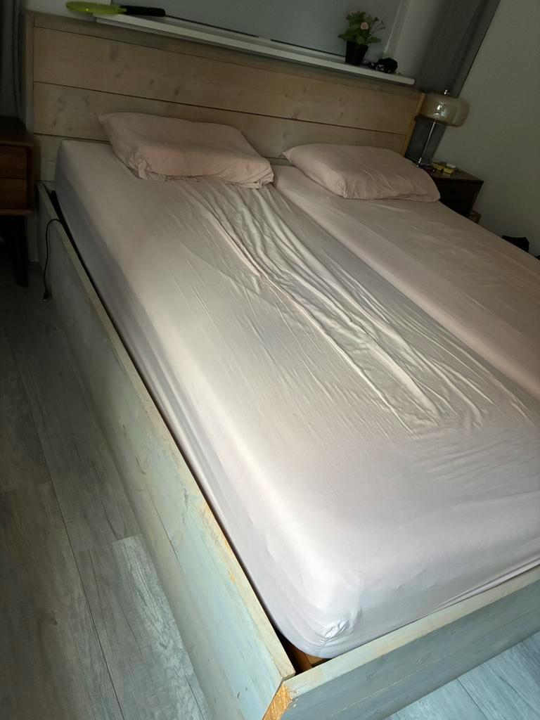 GRATIS Bedombouw steigerhout inclusief elektr. lattenbodems