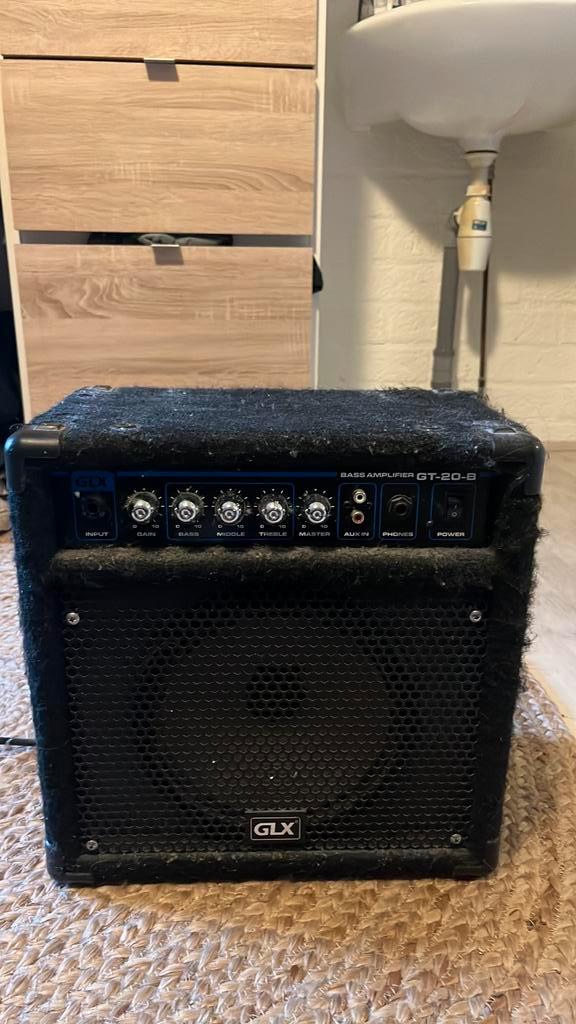 Bass amplifier GT-20-B