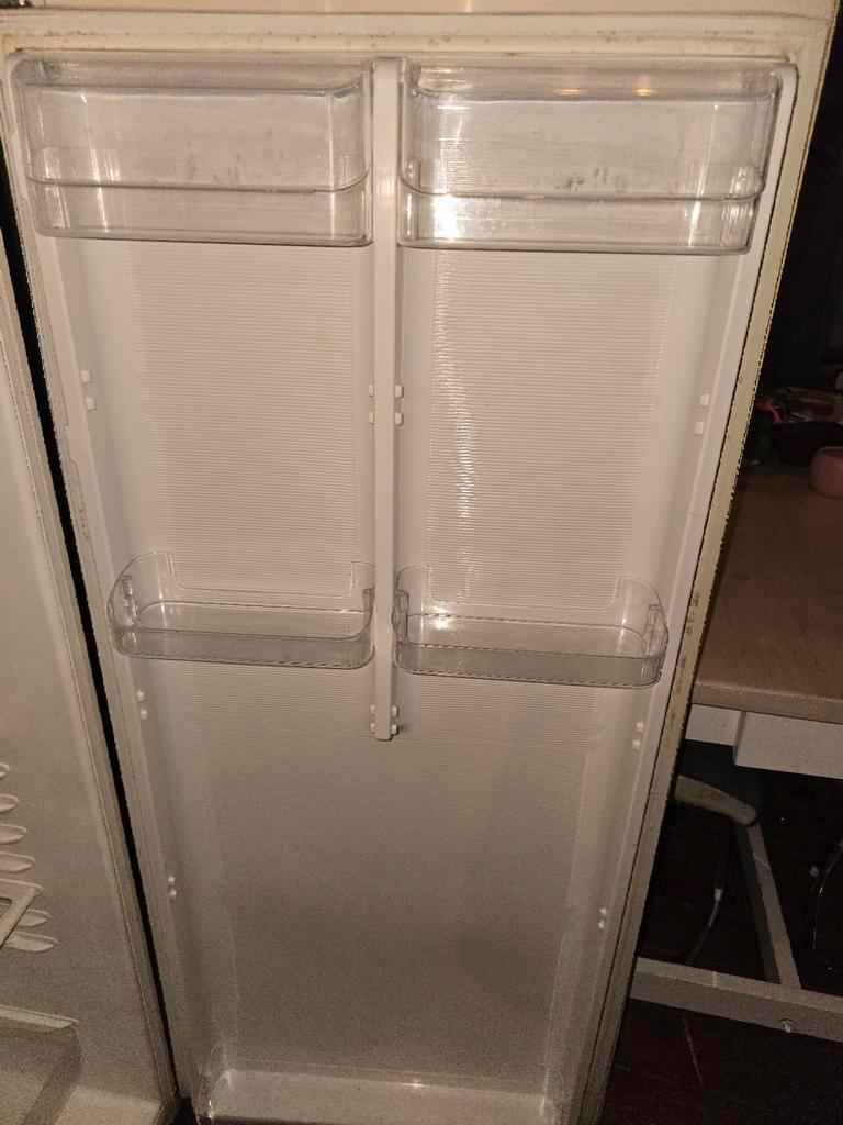 Retro Smeg Koelkast met Gebruikerssporen