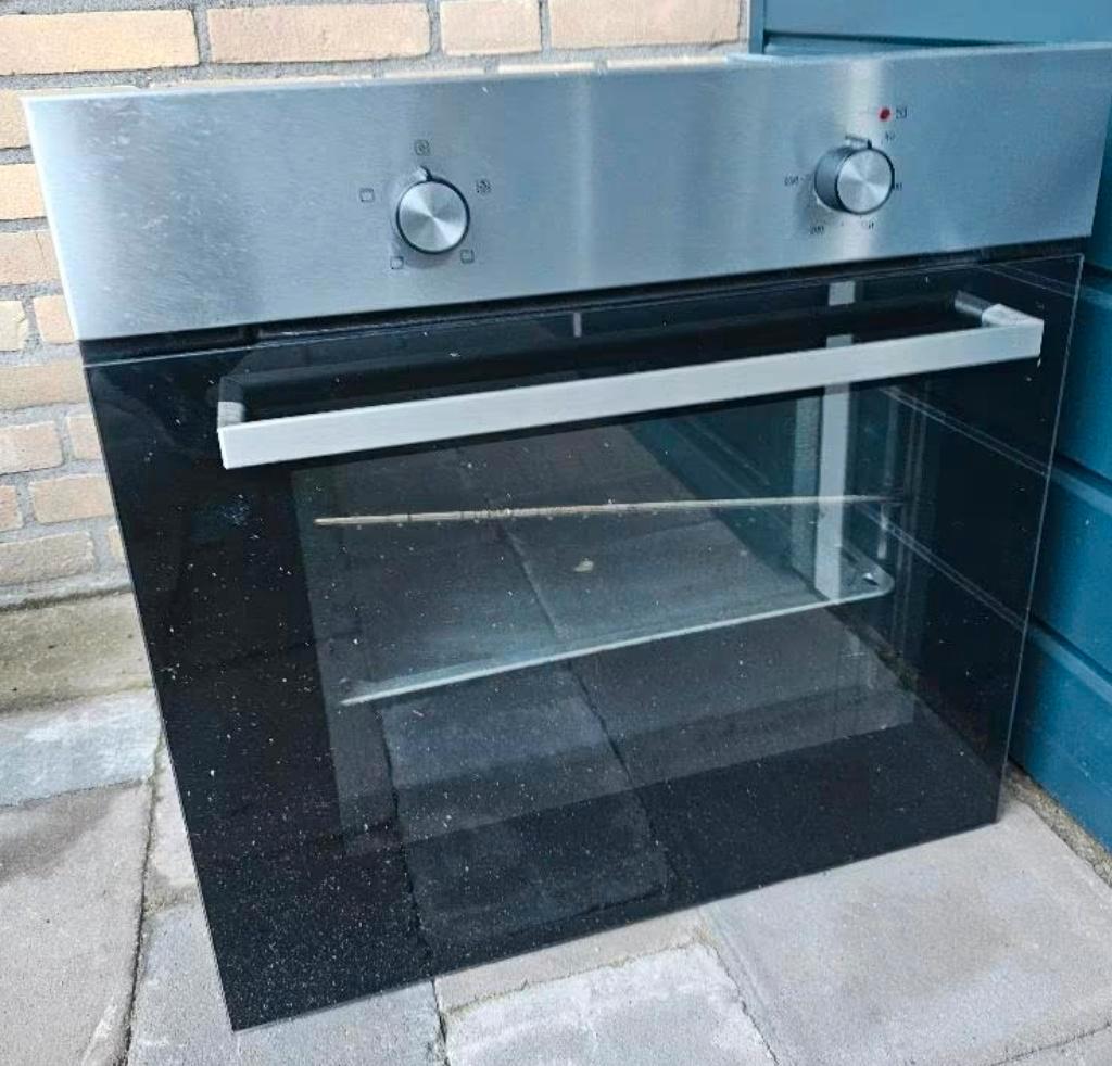 Oven GRATIS afhalen. Werkt nog perfect