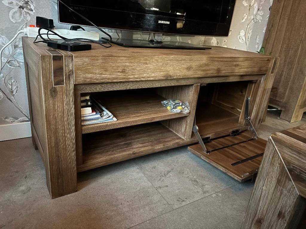 Gratis af te halen tv-meubel