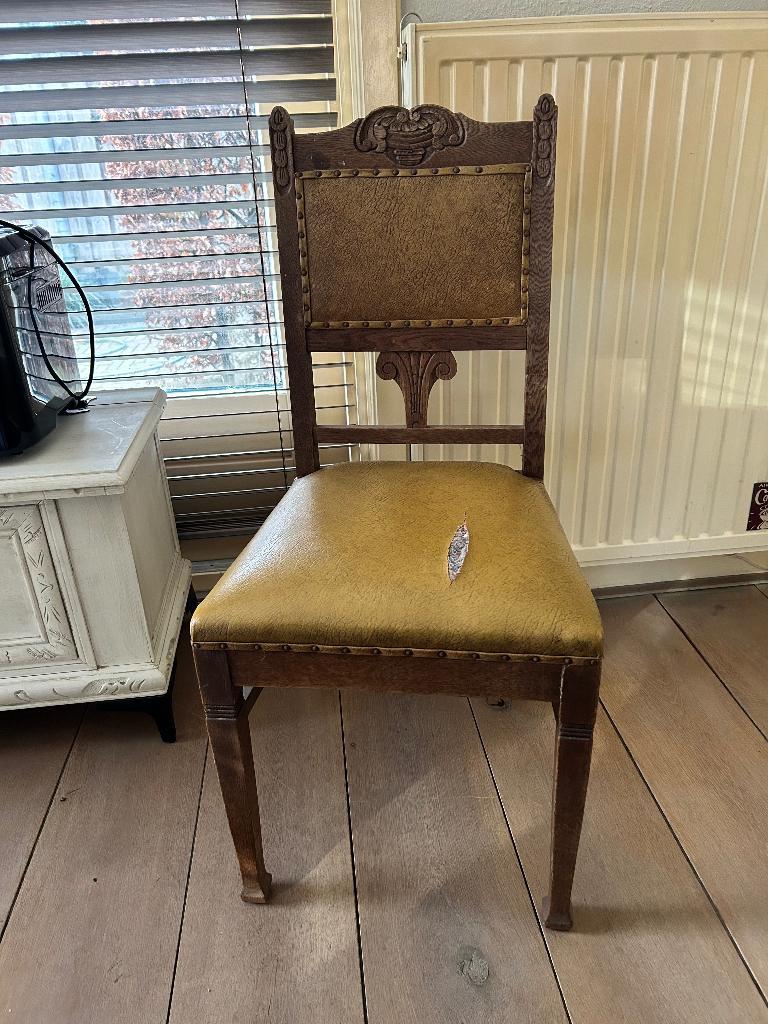 4 antieke eetkamerstoelen
