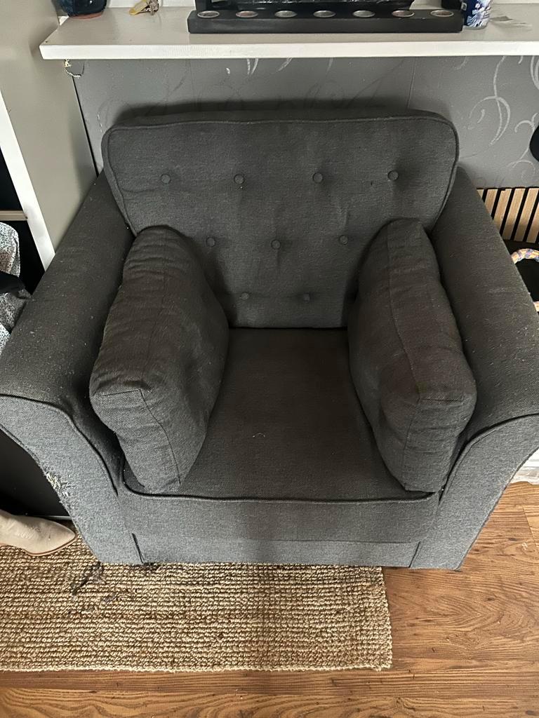 Stoelbank met schade - zie foto''s