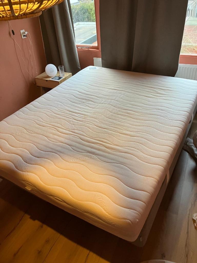 Gratis afhalen: boxspring + bijpassend matras 160x200