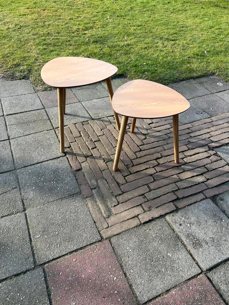 2 koffie tafeltjes