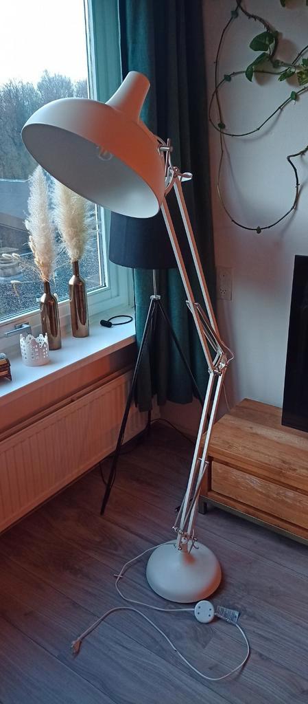 Stijlvolle witte lamp