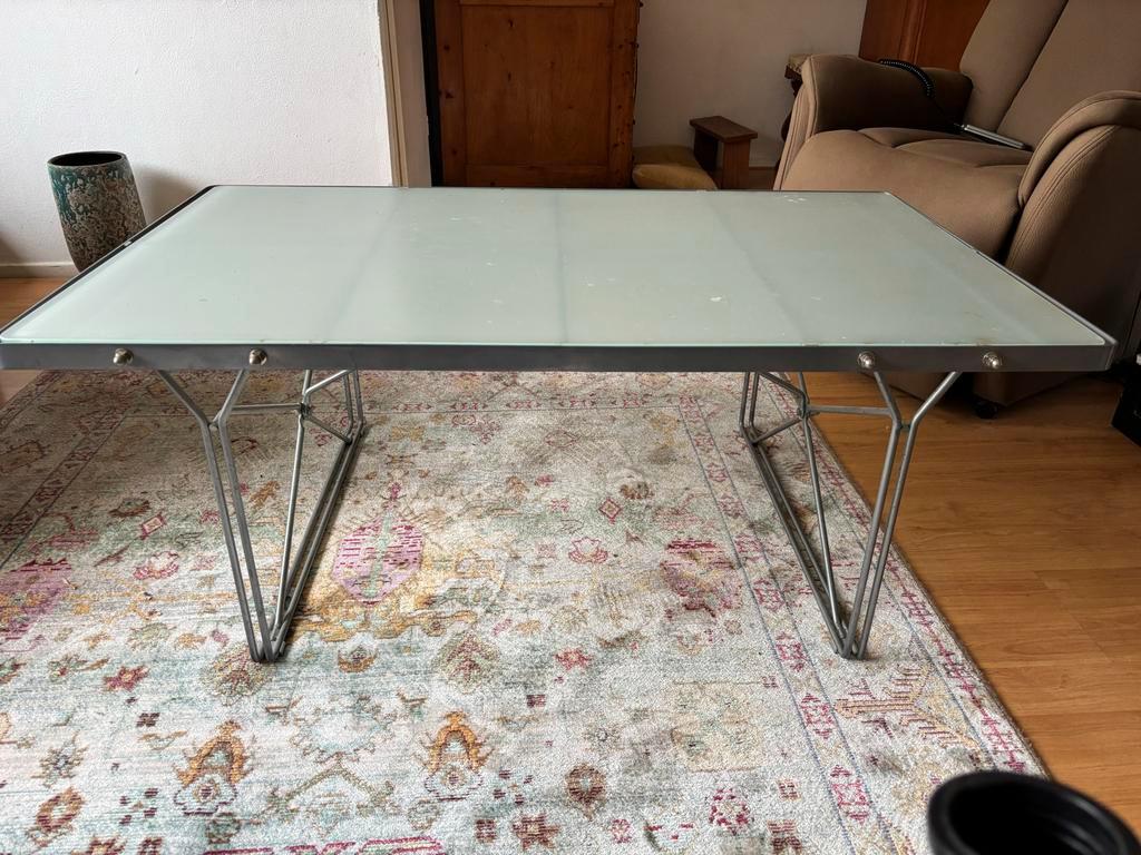 Dressoir/tafeltje van glas