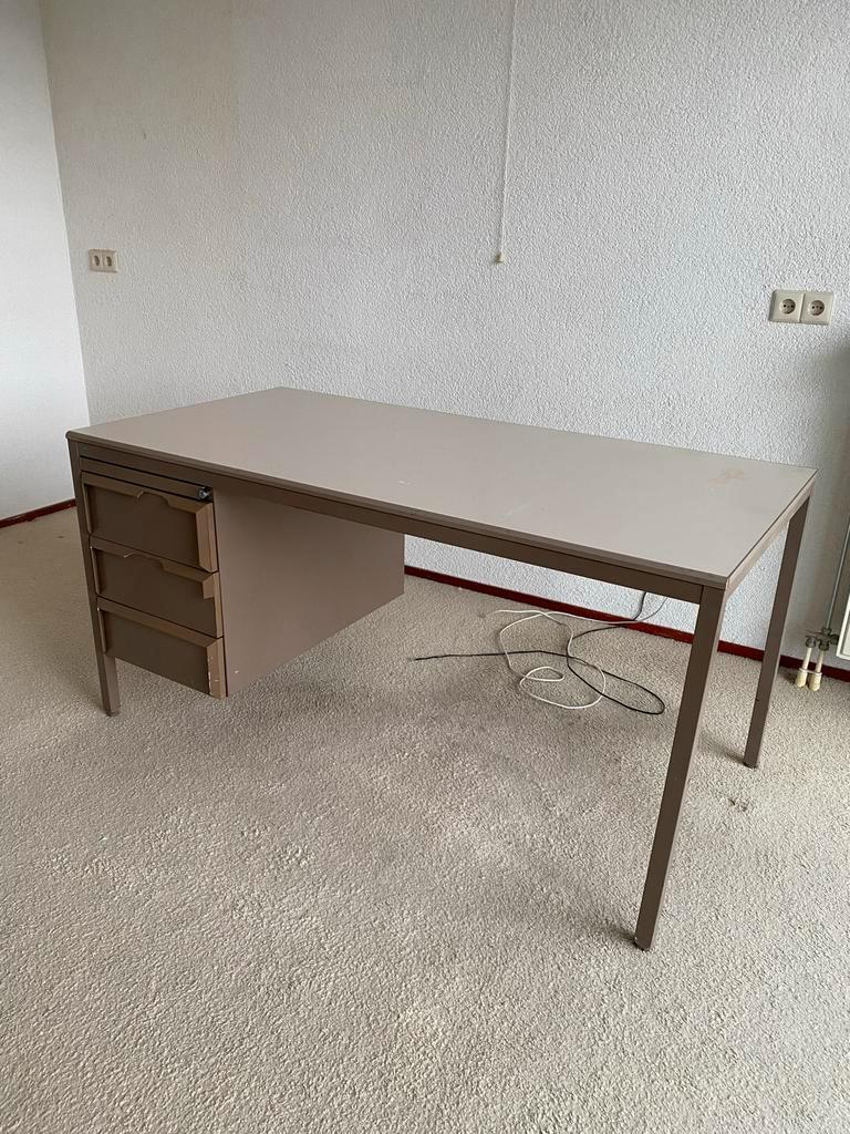 Bureau staal