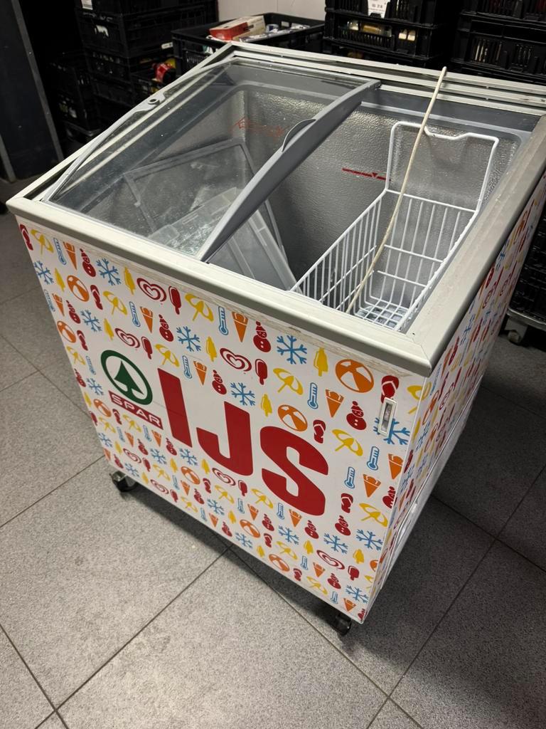 IJsvriezertje - schuifdeur defect