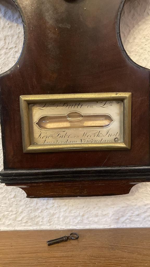 Antieke werkende barometer ophalen in Alpeldoorn