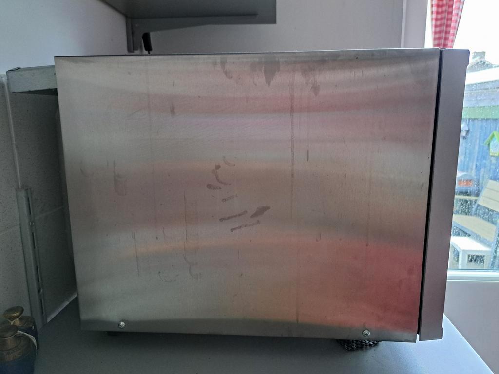 Sharp hetelucht oven Compleet - MOET WEG