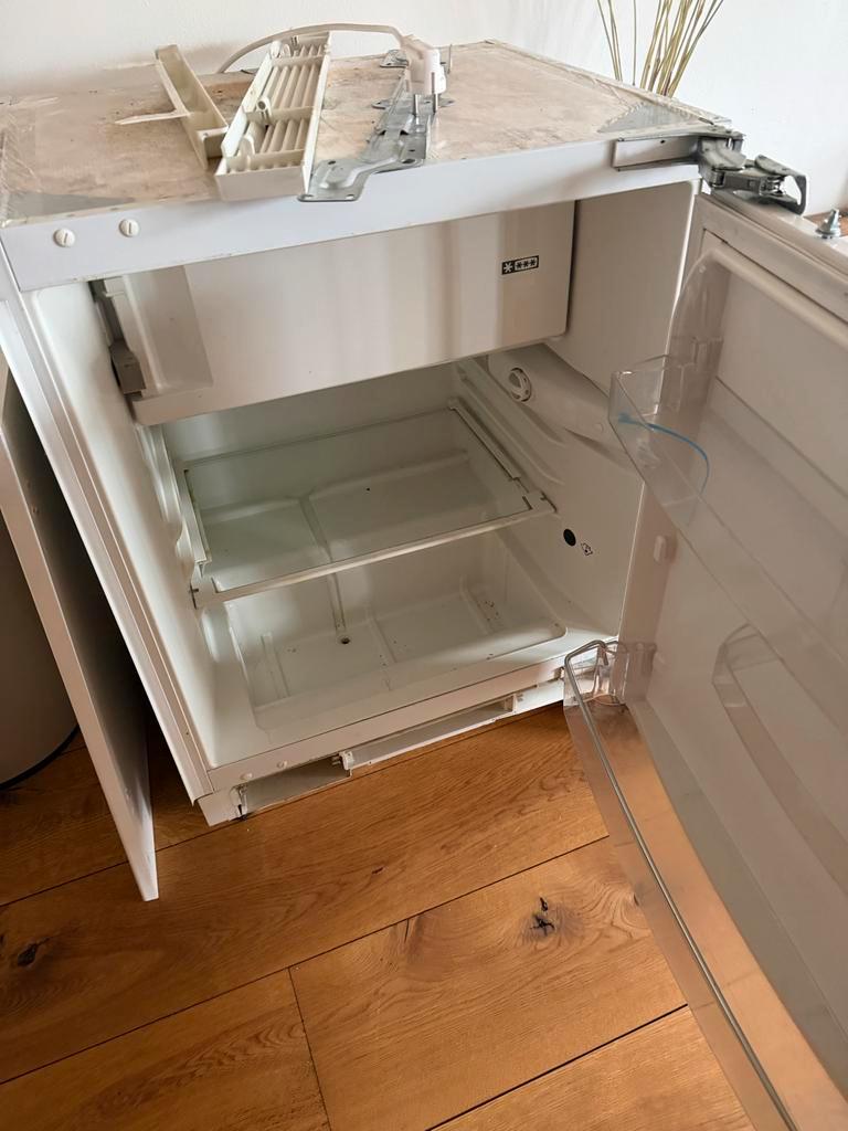 Ijskast / fridge / koelkast met vriesvak