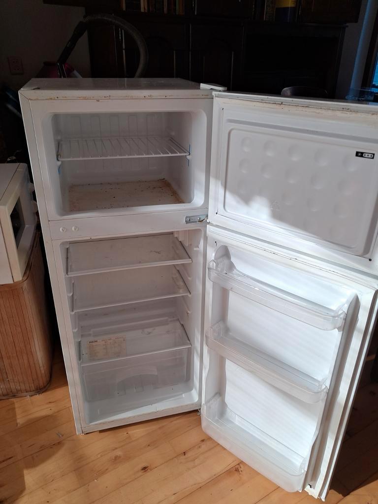 Kleine koelkast met vriesvak - 112x47 cm