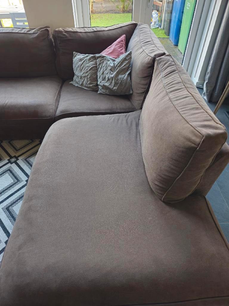 Gratis Ophalen (Almere) Zitbank moet p.d weg (255x300cm)