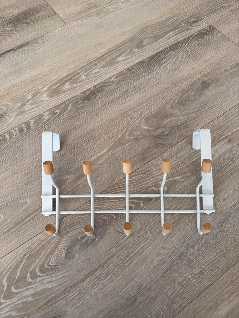 Wandkapstok in goede staat - Free for pickup