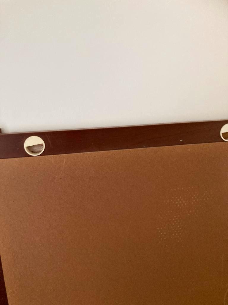 Grote spiegel met houten lijst