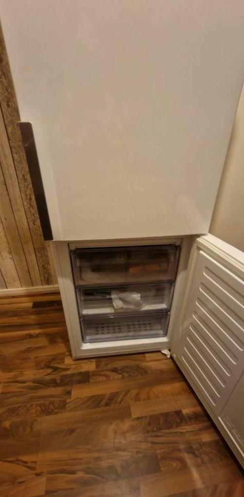 Beko Koelkast met vriezer - Defecte motor