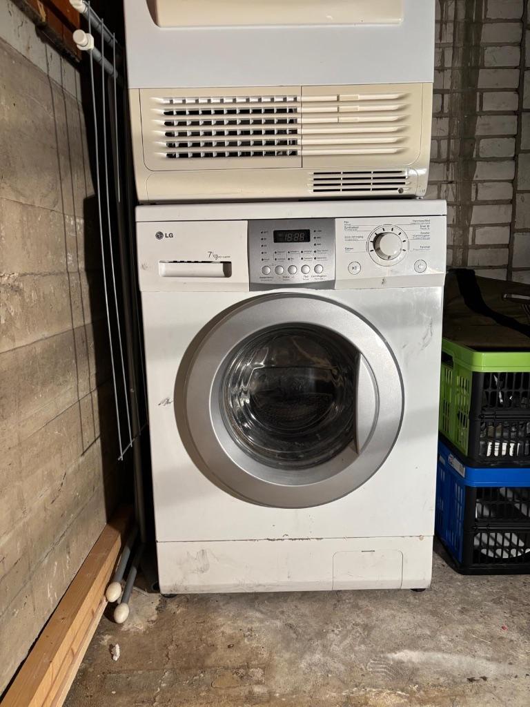 Wasmachine + aparte droger gratis af te halen