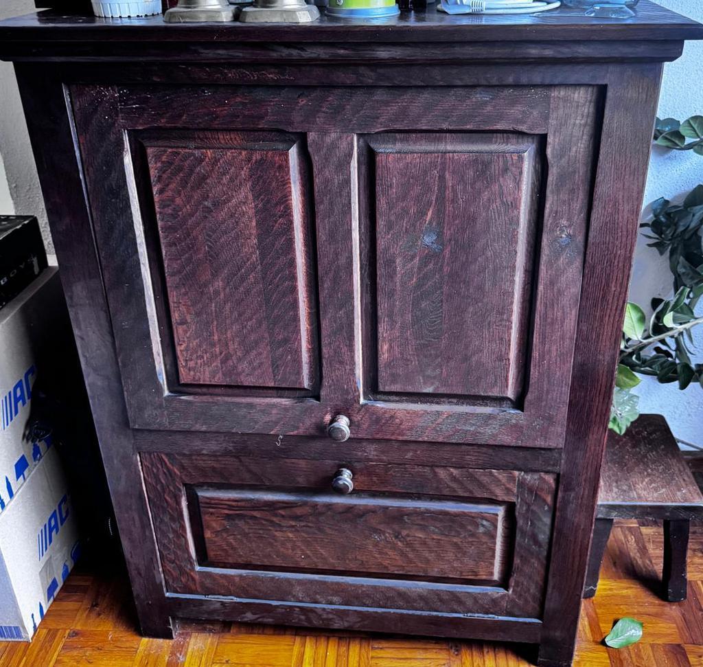 Gratis ophalen (7-2-2026): donkereiken (tv)kast