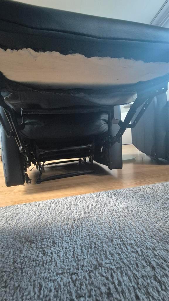 2 Comfortabele lederen relaxfauteuisl gratis af te halen.