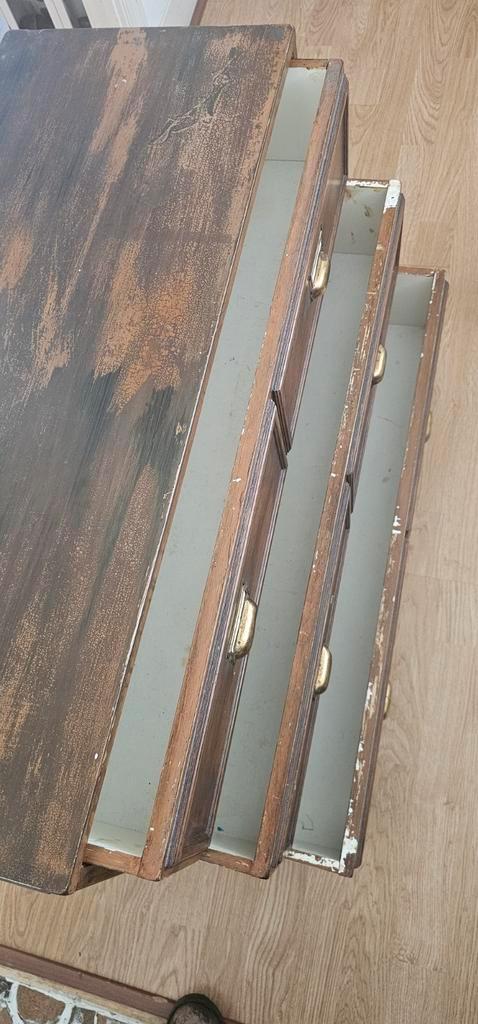 GRATIS antiek look lade kast dressoir