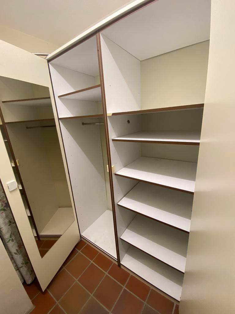 Gratis, 2 kledingkasten wit