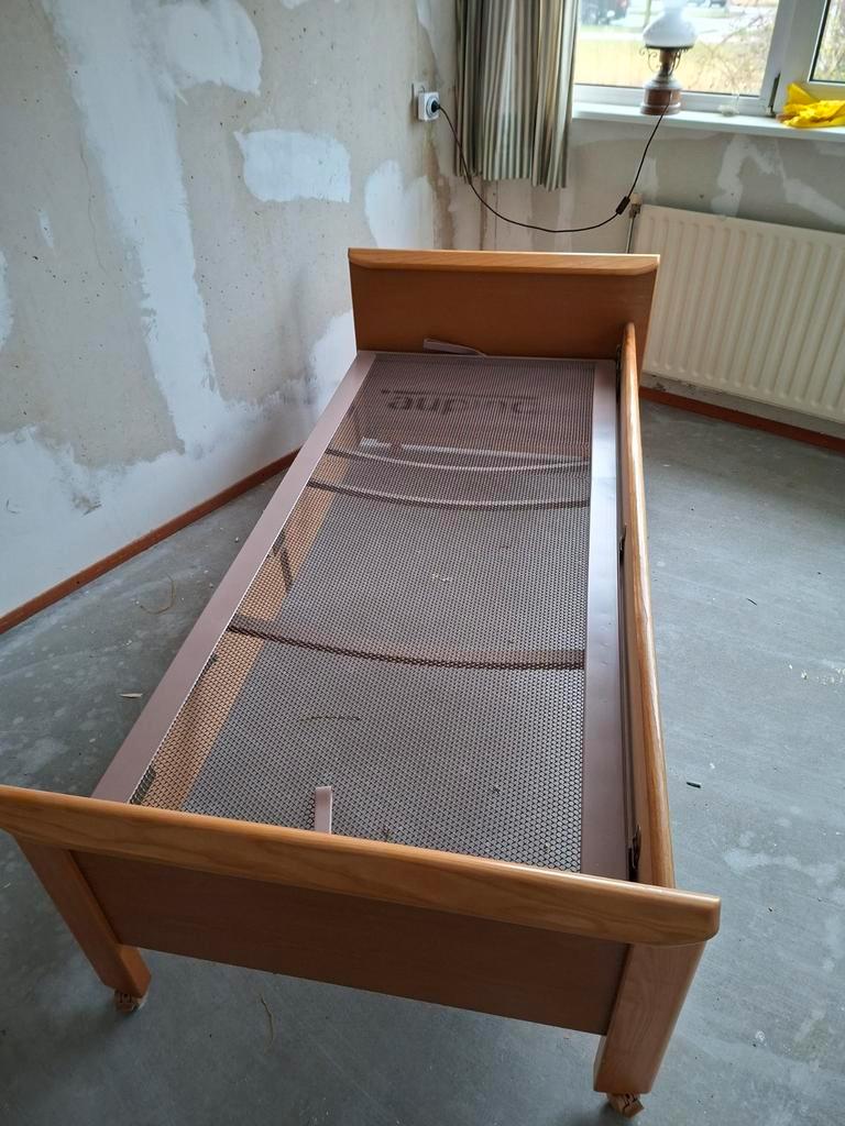 Senioren bedden op wieltjes