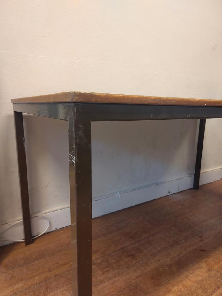 Stevige knutseltafel - gratis af te halen