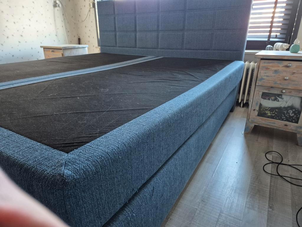 Boxspring 180cm x 200cm gratis ophalen