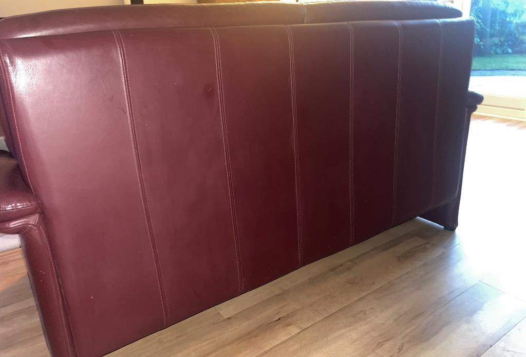 Twee lederen 2.5 zits banken