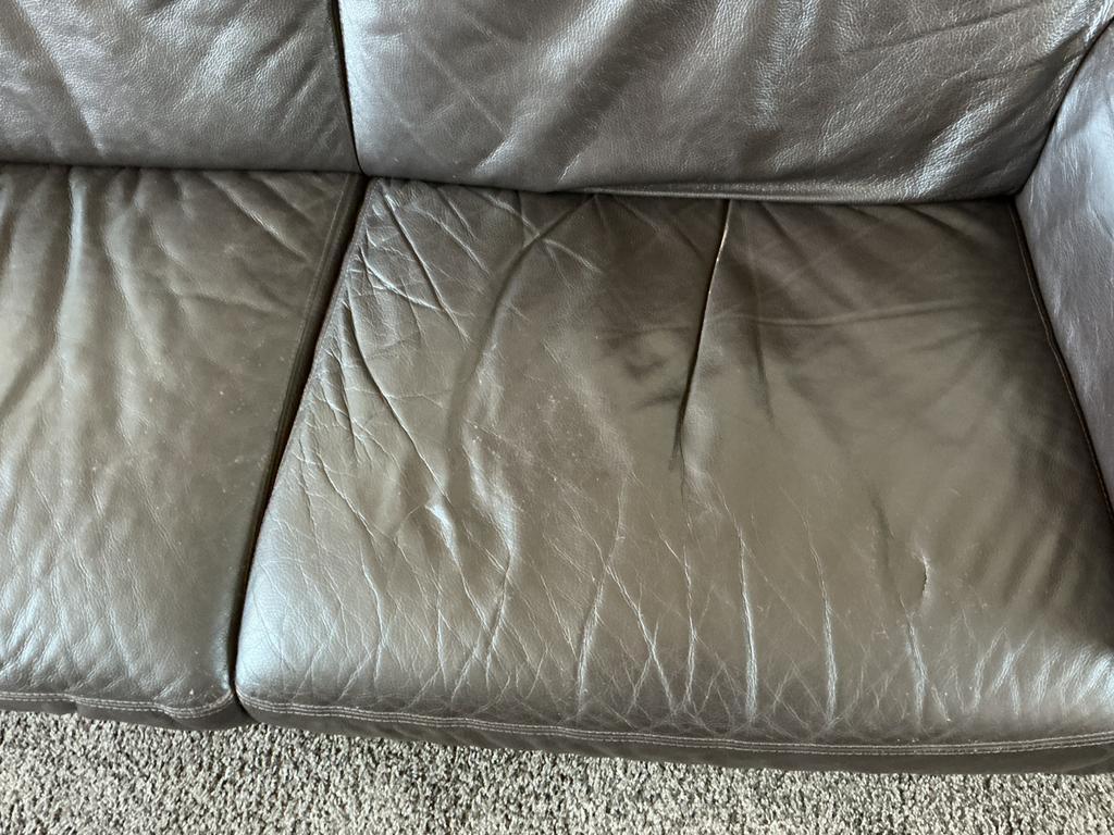 Gratis twee leren banken ophalen