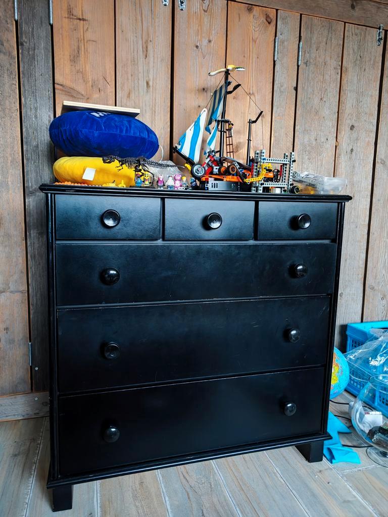 Gratis afhalen zwart ladenkastje