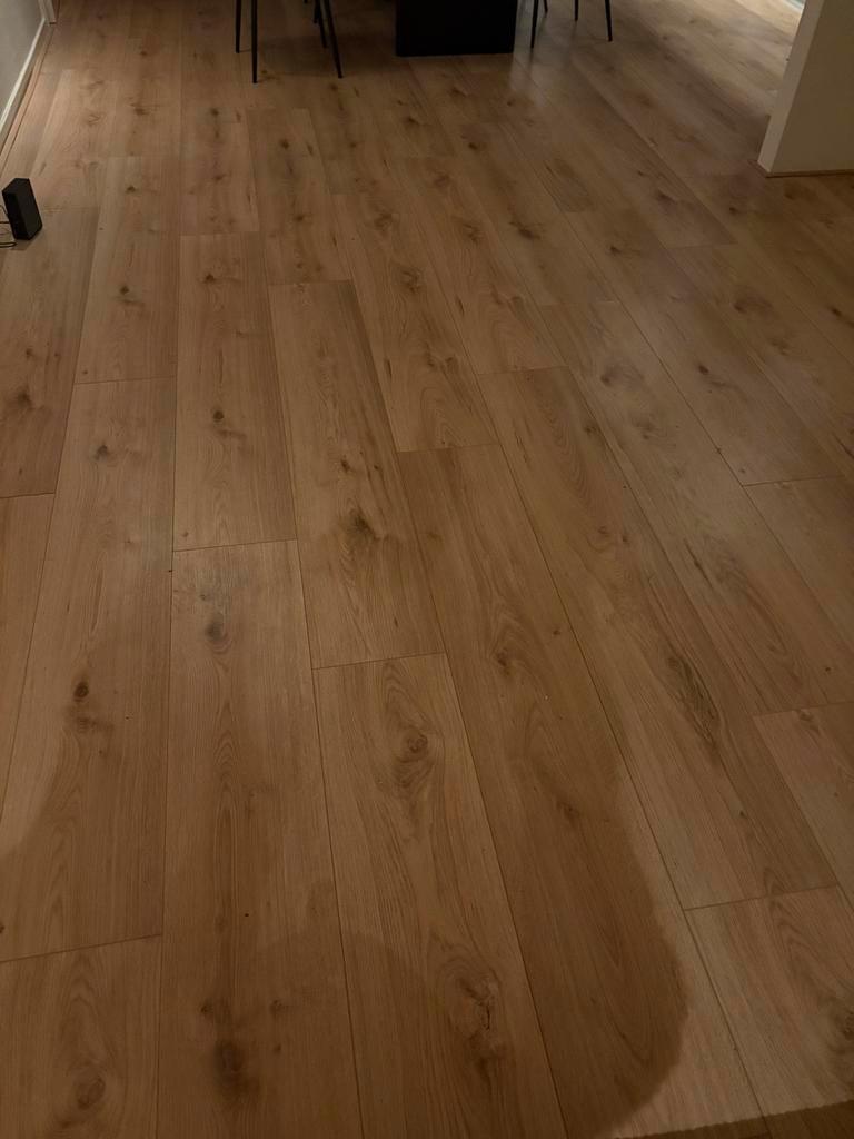 GRATIS Licht eiken kliklaminaat 90/100 m2 —>20 febr ophalen