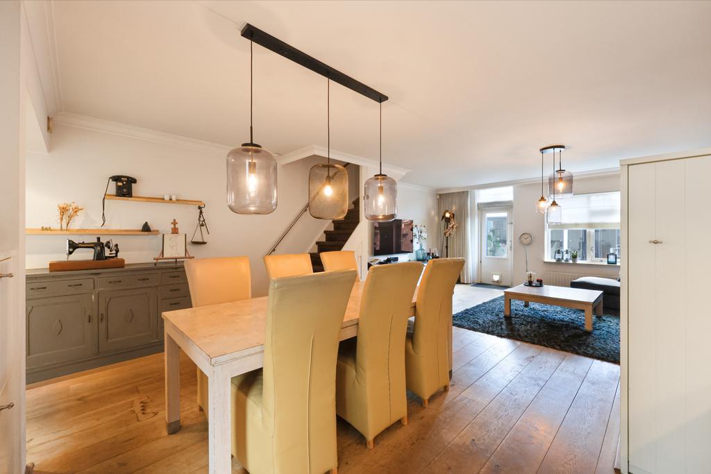 GRATIS af te halen, salontafel/eettafel en 6 stoelen