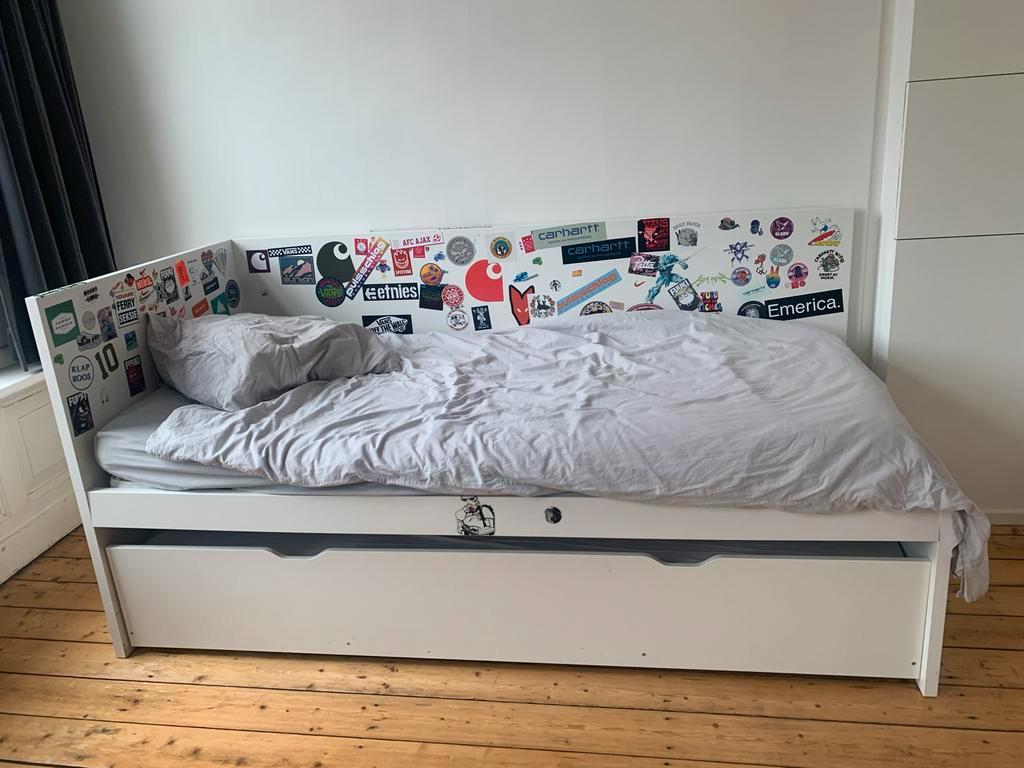 IKEA eenpersoons bed met extra logeerbed gratis