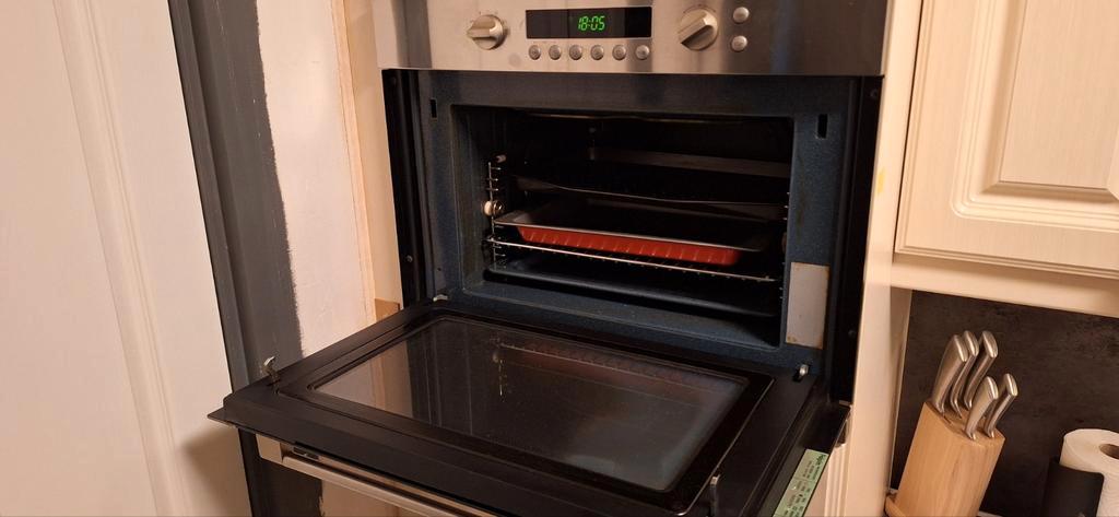 Whirlpool inbouw koelkast - afzuigkap - oven - elc kookplaat