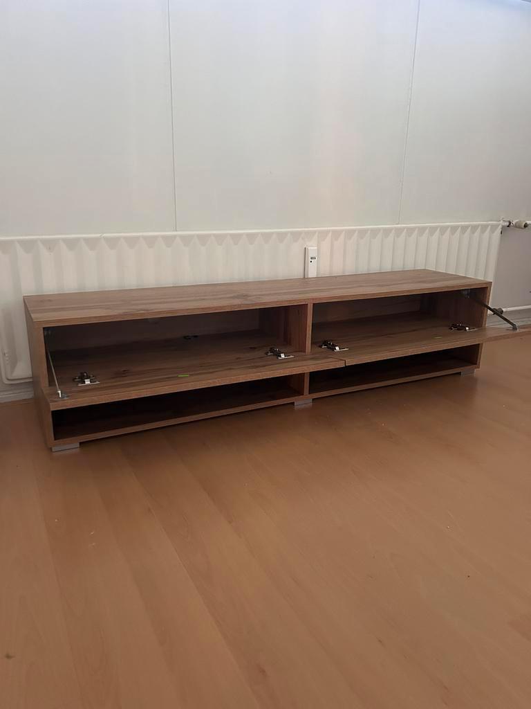 Gratis Tv-kastje - 140x30x33 cm