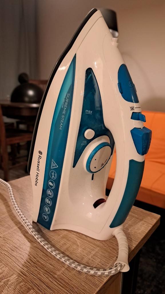 Russell Hobbs Strijkijzer - Perfect voor Snel Strijken!