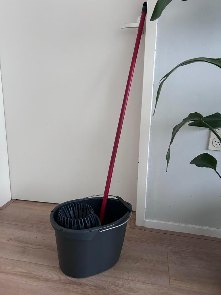 Dweilset: emmer en stok
